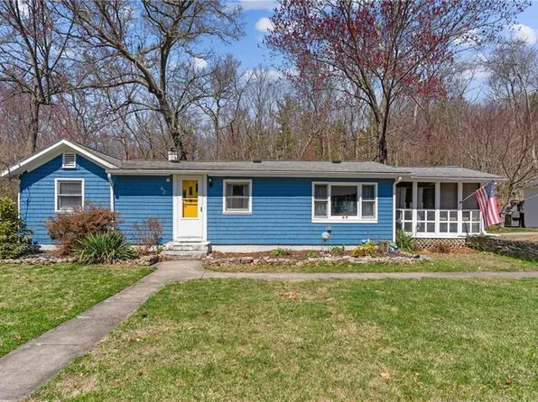 42 Woodland Ave, Smithfield, RI 02917