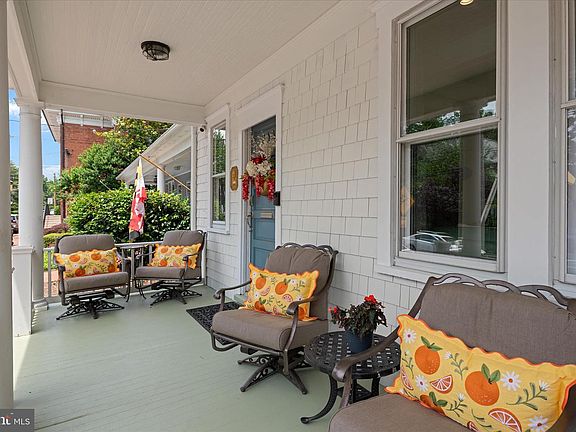 5th image of 238 King George St