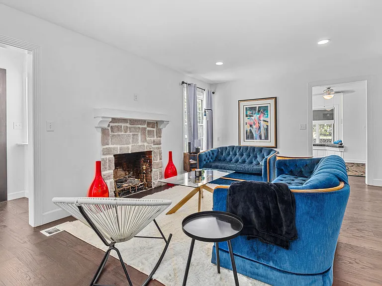 1020 W Matthews Ave — Photo 11