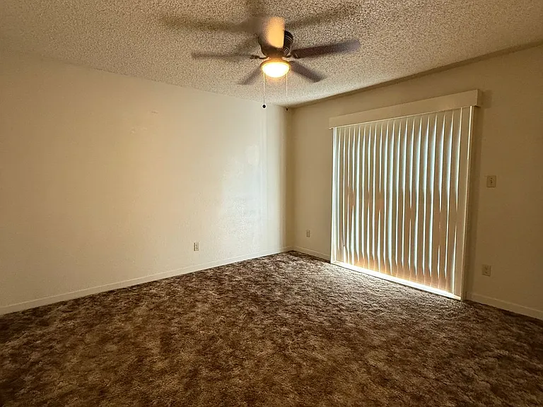 2512 Standiford Ave — Photo 10