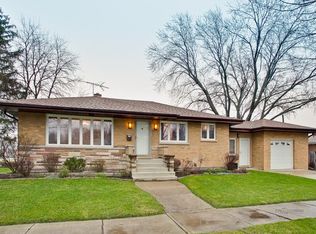 717 N Russel St, Mount Prospect, IL 60056