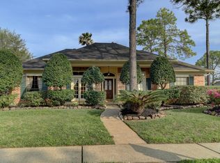 2002 Woodland Haven Rd, Houston, TX 77062