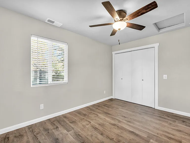 604 Pine St — Photo 13