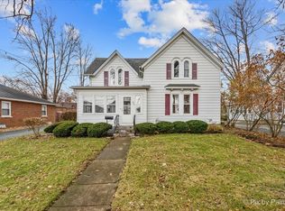 219 N Main St, Wauconda, IL 60084