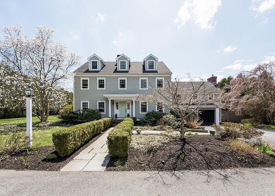 1st image of 171 Essex St