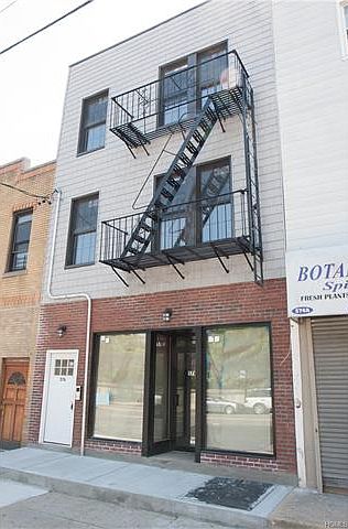 1st image of 576 Morris Park Ave