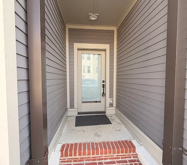13 Vine St NE #13 — Photo 3