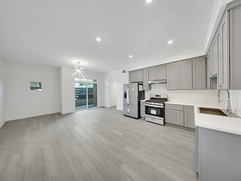 973 E Del Mar Blvd #104 — Photo 5