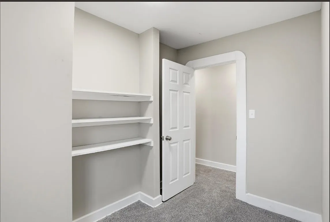 3 bed, $1,500 — Photo 2