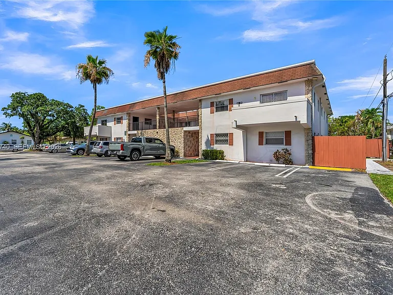 321 SW 1st Ct #K-4 — Photo 5