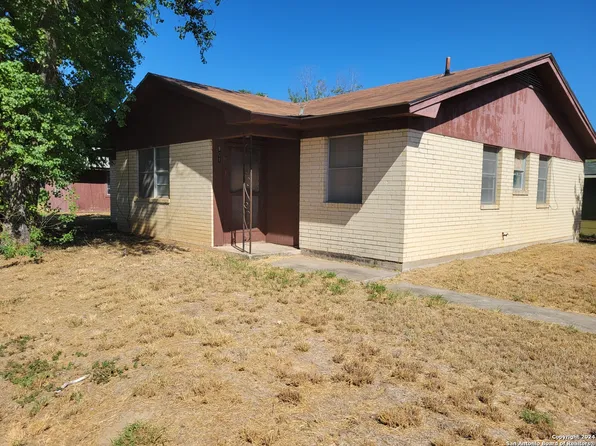 901 COLEMAN ST, Poteet, TX 78065