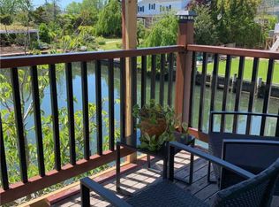 2 Granada Pl, Massapequa, NY 11758