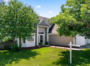 1060 Scarlet Oak Cir, Aurora, IL 60506