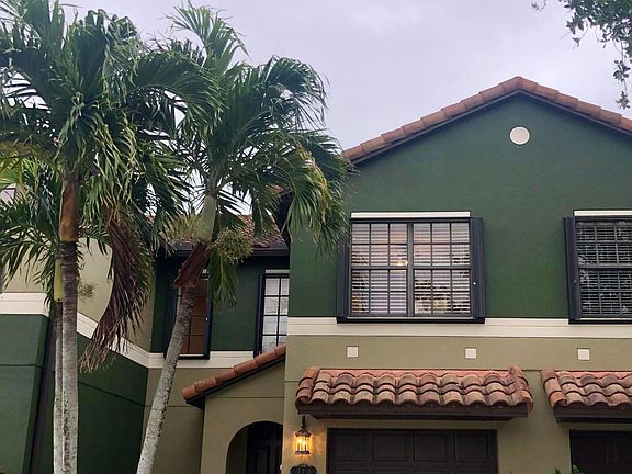 2nd image of 719 Ventura Dr #719