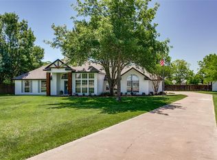 2240 Cottonwood Ct, Midlothian, TX 76065