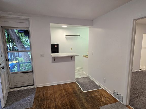 Private Entrance 
Living Room