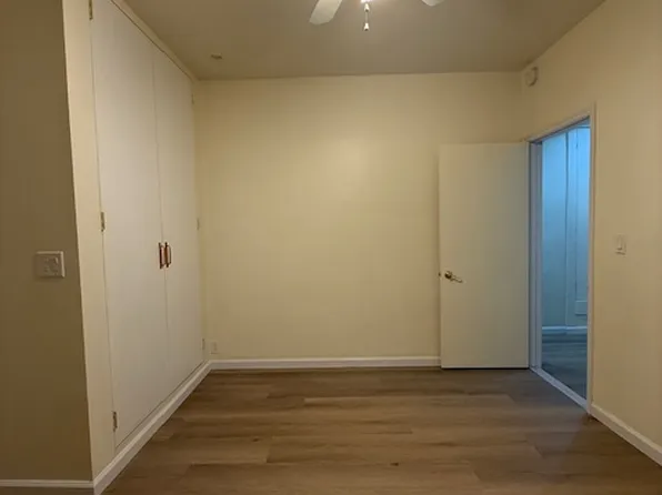 569 Vermont Street image 7 of 19