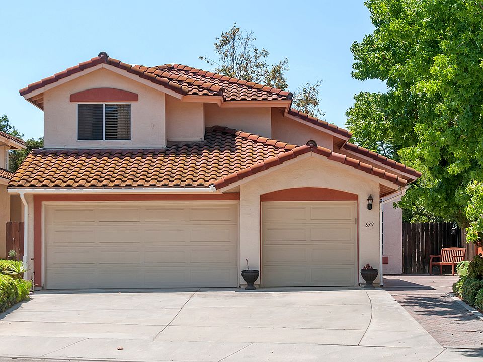 1st image of 679 Crestwood Pl