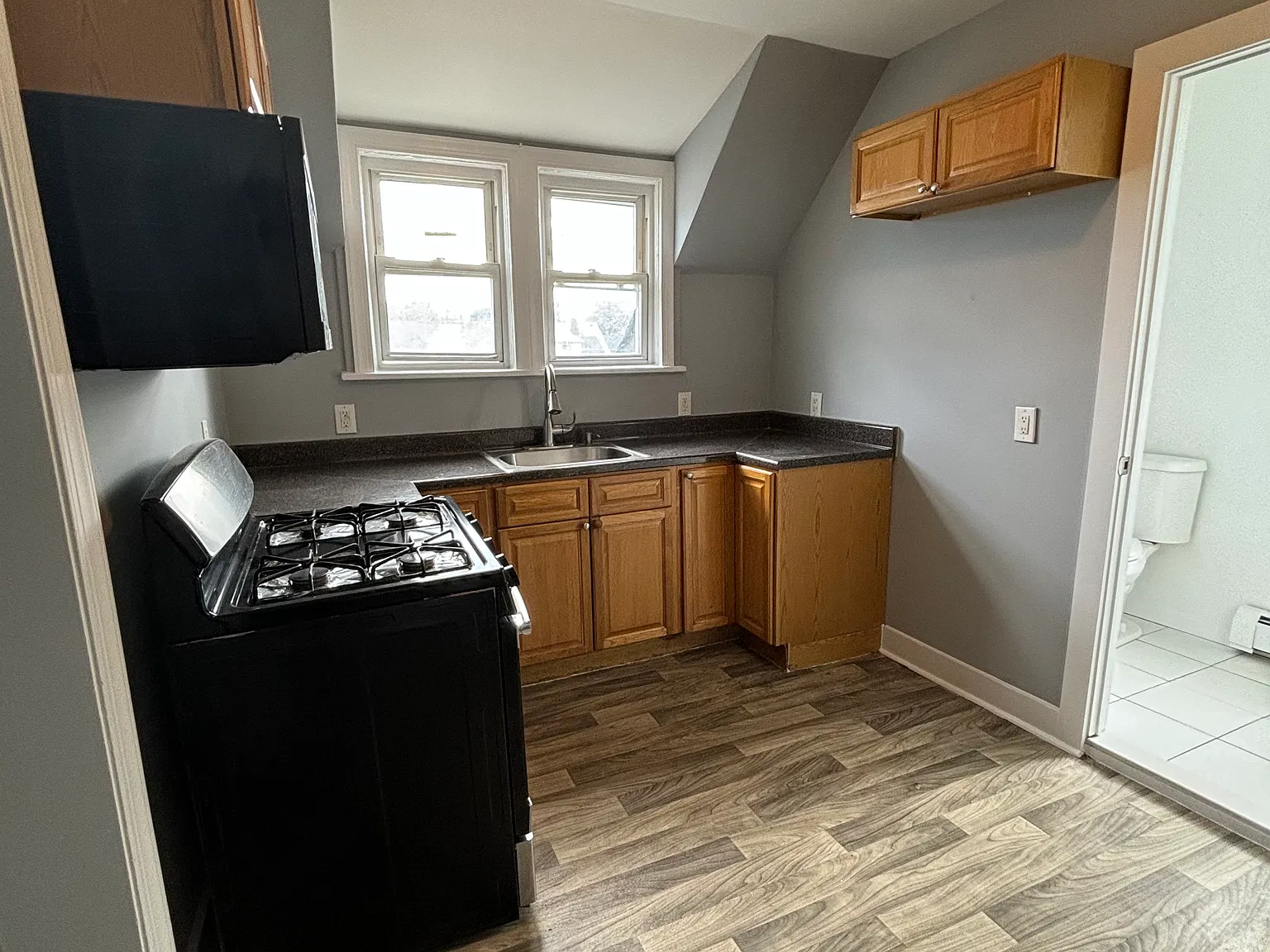 1 bed, 950 sqft, $1,400 — Photo 3
