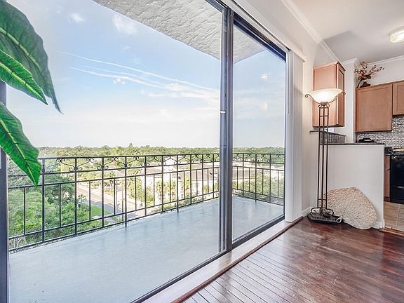 4th image of 2109 Bayshore Blvd Unit 608