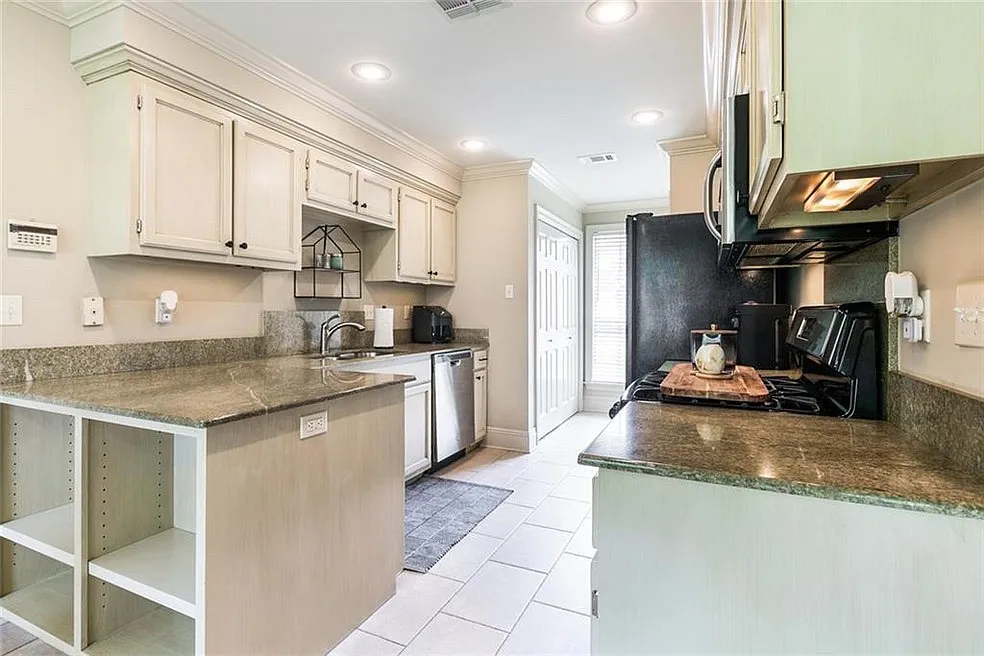 3 bed, 1338 sqft, $2,150 — Photo 4