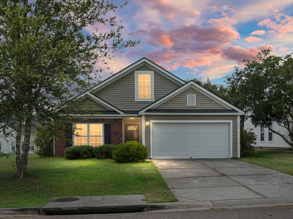 515 Evening Shade Dr, Moncks Corner, SC 29461