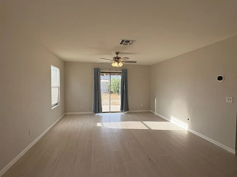 11774 W Aster Dr — Photo 4
