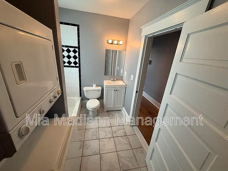607 W 44th St #B — Photo 12