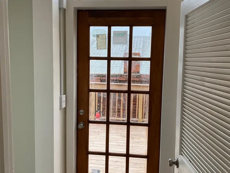 146 E Washington St — Photo 13