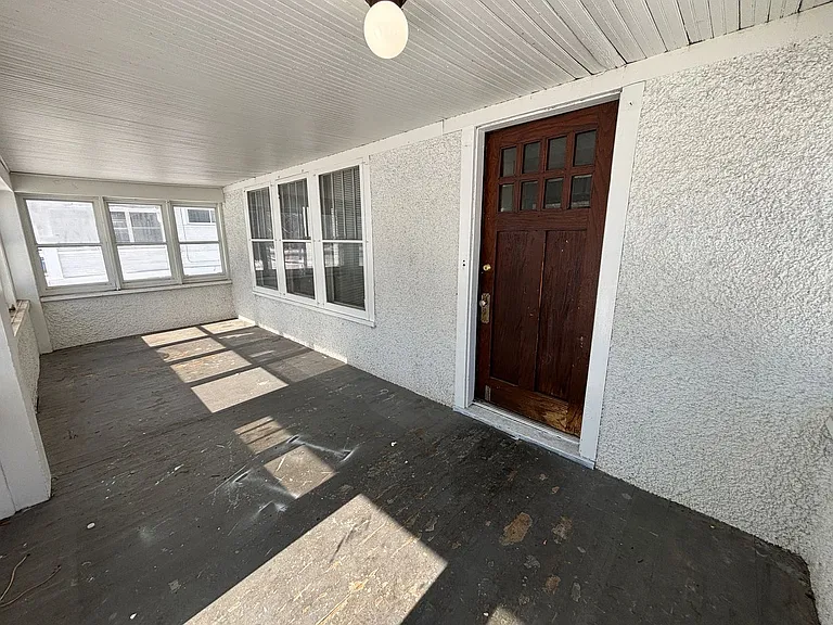 1410 Wilson Ave — Photo 32