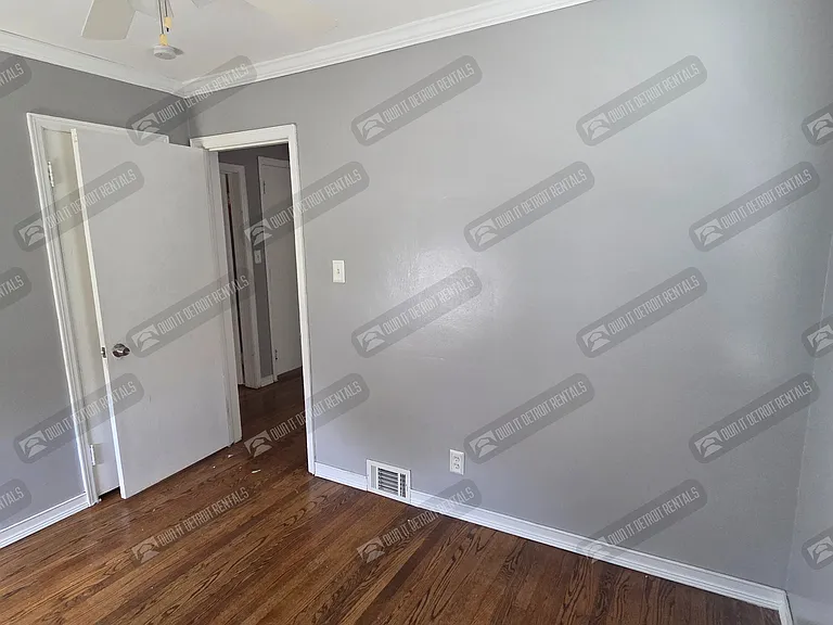 23745 Oak St — Photo 7