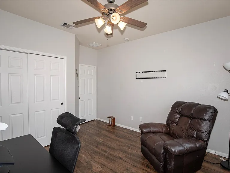 2110 Stonehollow Ct — Photo 17