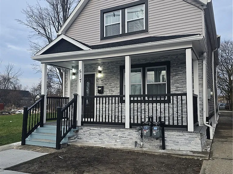 517 Goodyear Ave — Photo 1