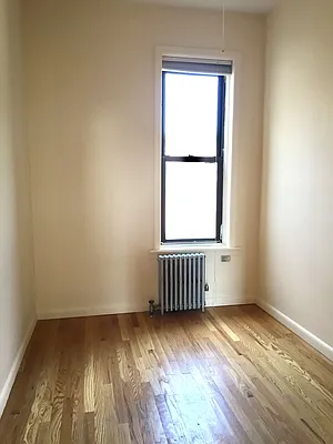 Rented by Zikos Realty Services | media 15