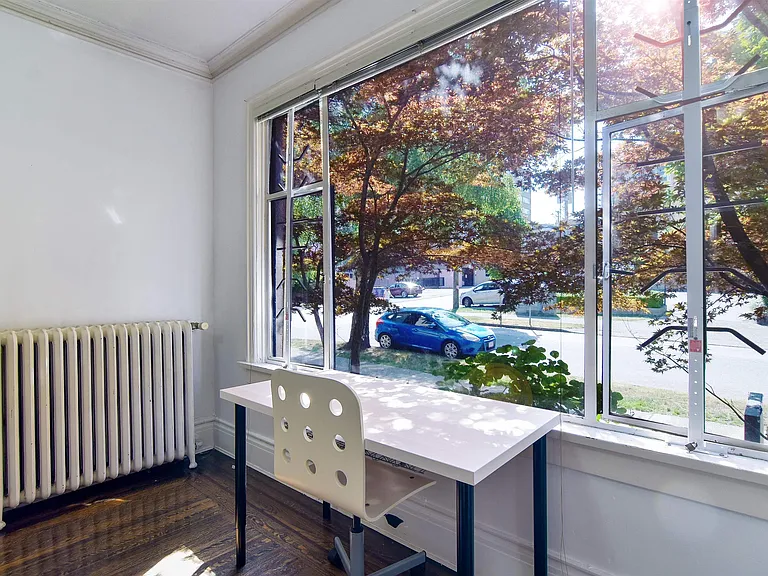 935 Jervis St #8 — Photo 6