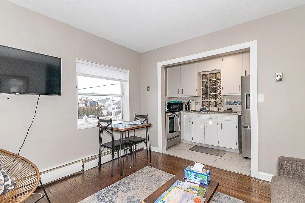 1 bed, $1,100 — Photo 3
