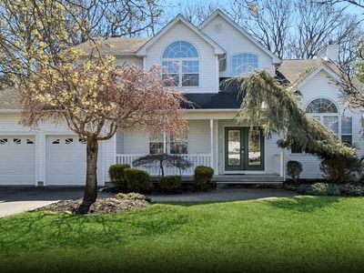 4 Crystal Court, Smithtown, NY, 11787
