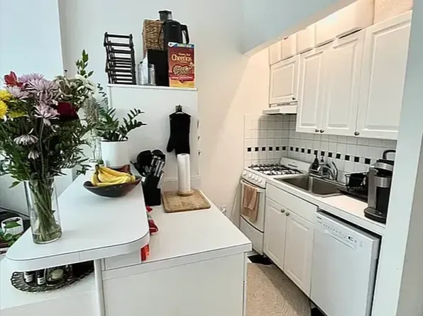 423 E 83rd St, New York, NY
