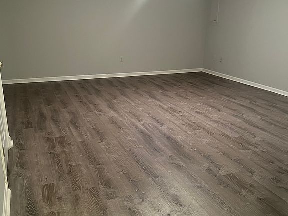 4th image of 210 High Timber Ct