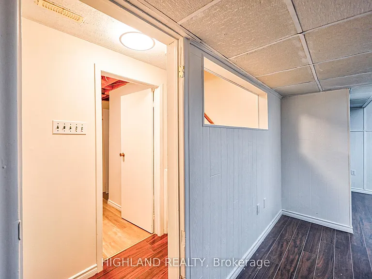 6455 Tisler Cres — Photo 29