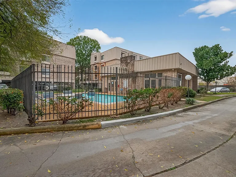 2211 S Braeswood Blvd #23C — Photo 31