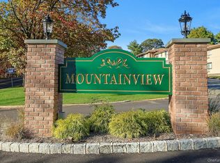 153 Sierra Vista Ln, Valley Cottage, NY 10989