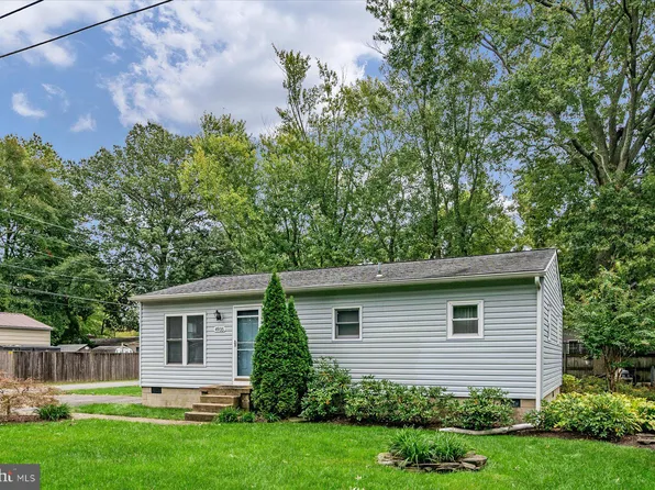 4935 Chestnut St, Shady Side, MD 20764
