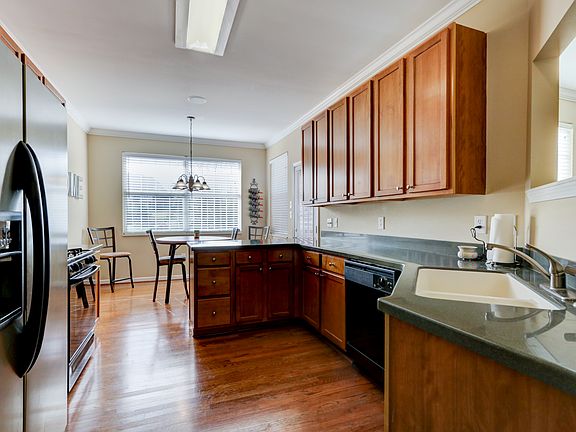 4th image of 12931 Heathland Dr