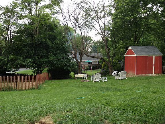 3rd image of 1312 Crestview Dr