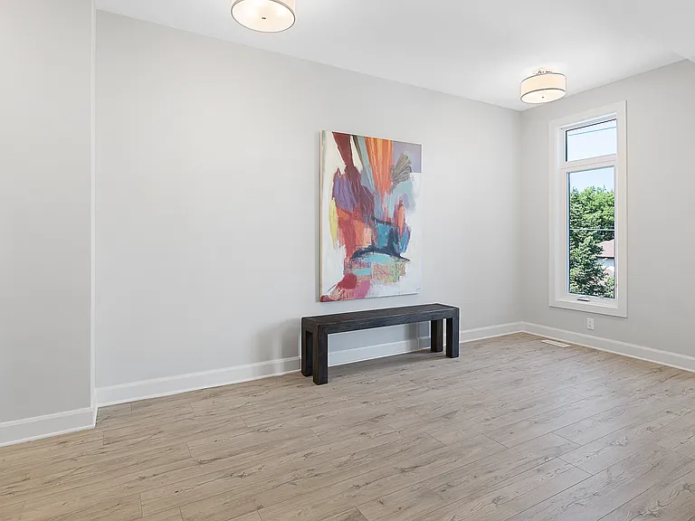 240 Blackburn Ave — Photo 25