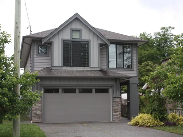 9239 McNaught Rd, Chilliwack, BC V2P 6E7