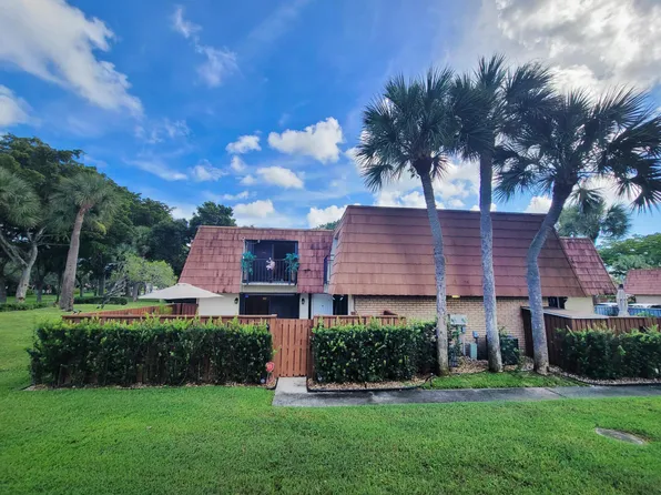 408 Buttonwood Lane, Boynton Beach, FL 33436
