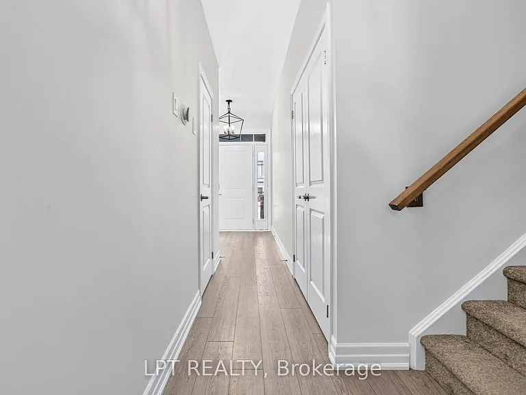 148 Hollybrook Trl S — Photo 4