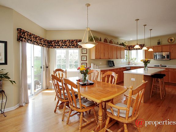 Kitchen / Breakfast Room